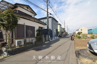 【前面道路含む現地写真】
