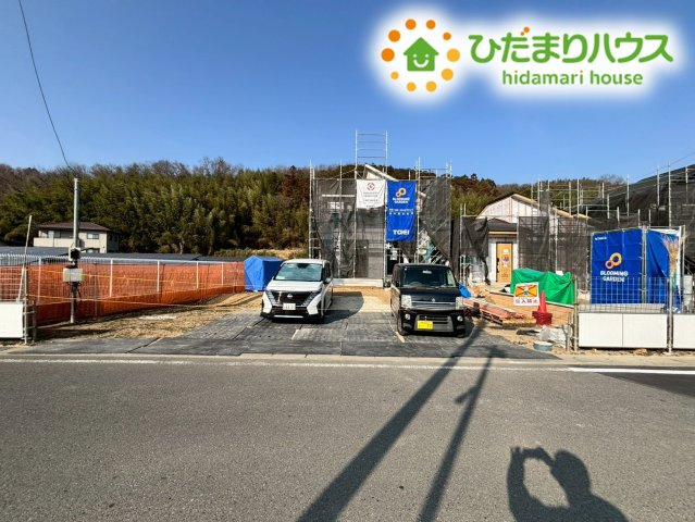 本庄市児玉町児玉　新築一戸建て　ブルーミングガーデン　01の駐車場