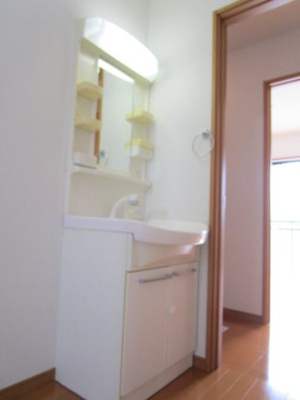 【洗面所】 | ハミングハイツ | ゆったりとスペースのある洗面所