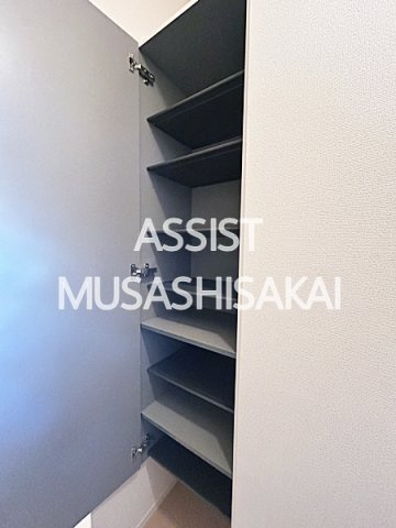 クレールC棟の玄関