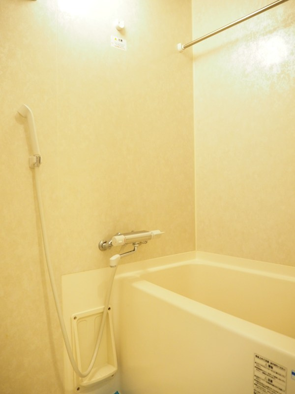 ルーブル学芸大学五番館　角部屋　分譲　ウォークインクローゼットの浴室