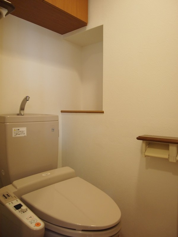 ルーブル学芸大学五番館　角部屋　分譲　ウォークインクローゼットのトイレ