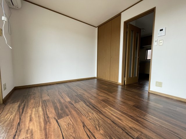 ジョリエ東金B棟の洋室