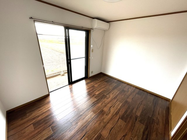 ジョリエ東金B棟の洋室