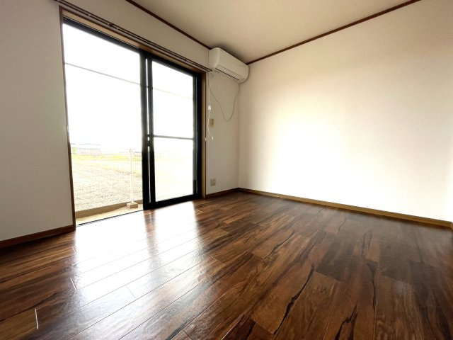 ジョリエ東金B棟の洋室