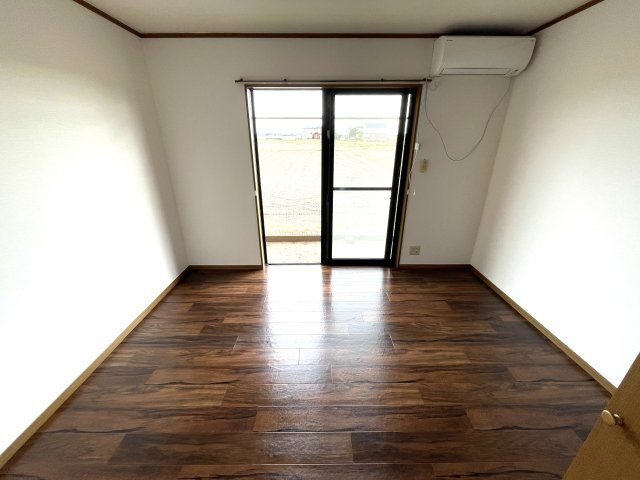 ジョリエ東金B棟の洋室