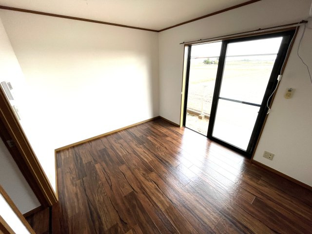 ジョリエ東金B棟の居間・リビング