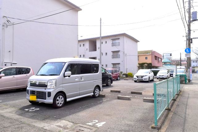 東村山市富士見町１丁目の中古マンションの駐車場