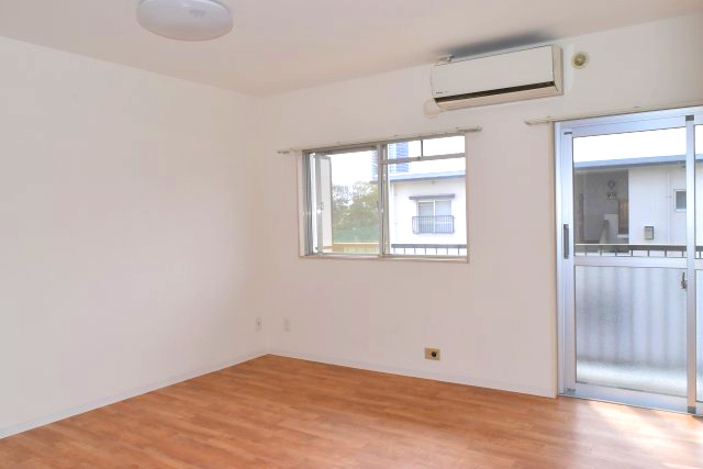 東村山市富士見町１丁目の中古マンションの居間・リビング