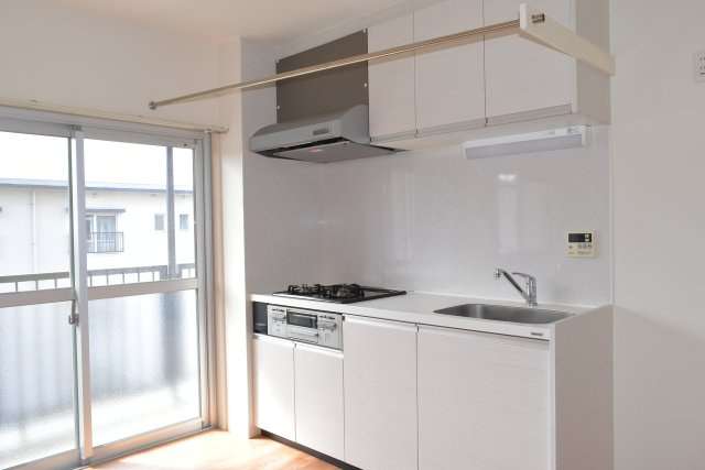 東村山市富士見町１丁目の中古マンションのキッチン