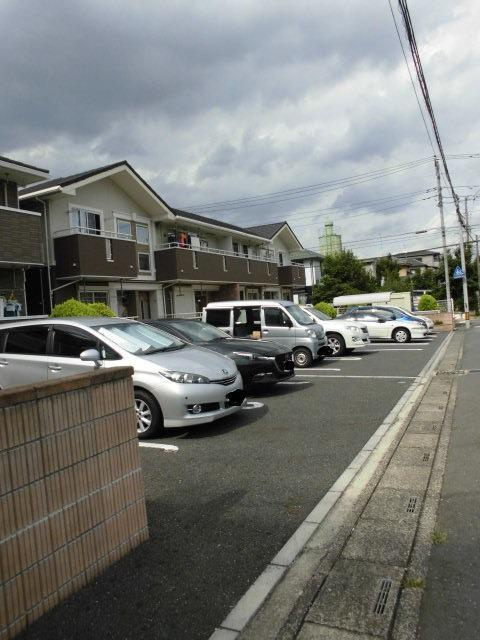 ローズパーク弐番館の駐車場|駐車場