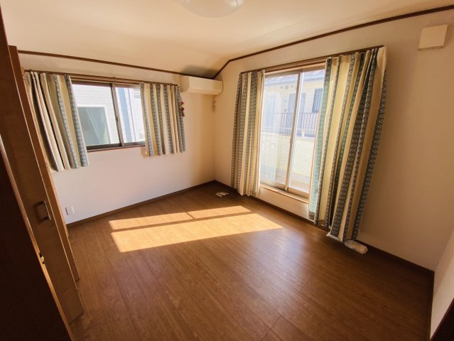 築浅　中古戸建　千葉市若葉区の洋室