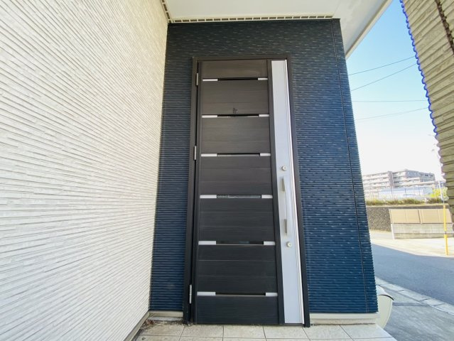 築浅　中古戸建　千葉市若葉区の玄関