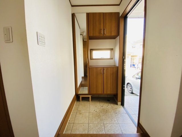 築浅　中古戸建　千葉市若葉区の玄関