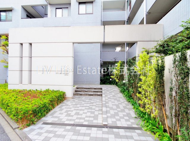 東村山北パーク・ホームズのエントランス