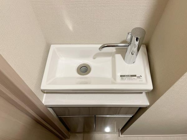 ＣＯＭＰＯＳＩＴＥ高輪のトイレ|清潔感のあるトイレです