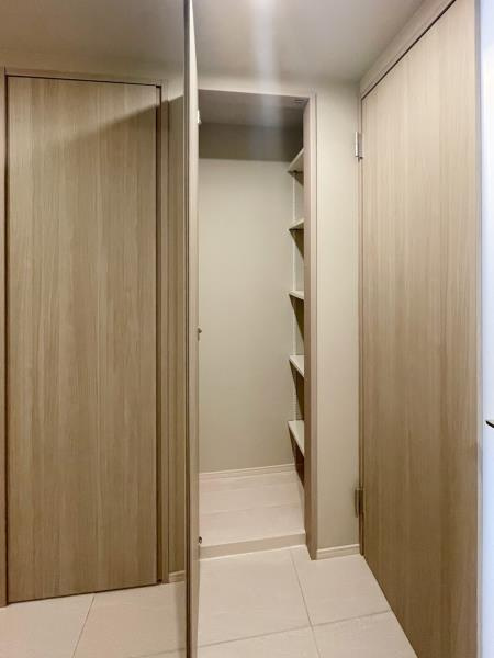 ＣＯＭＰＯＳＩＴＥ高輪の居間・リビング|居間です