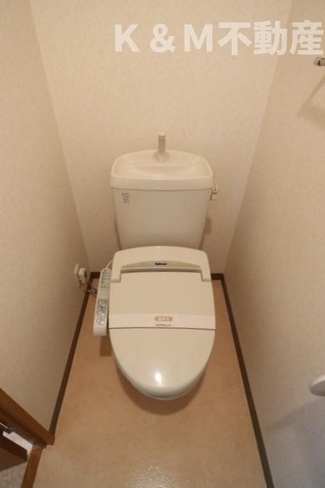 アルカンシェルのトイレ|シンプルで使いやすいトイレです
内装写真：同タイプ反転間取り