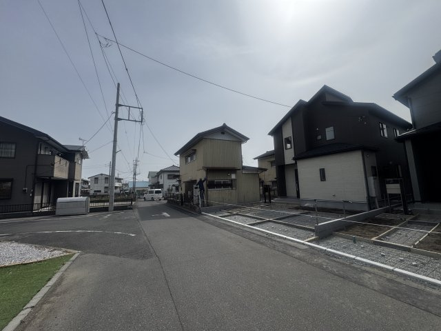 新築　みどり市大間々町大間々全3棟　Blooming　Garden　3号棟の前面道路含む現地写真|現地写真　北側接道幅員約6.2ｍ