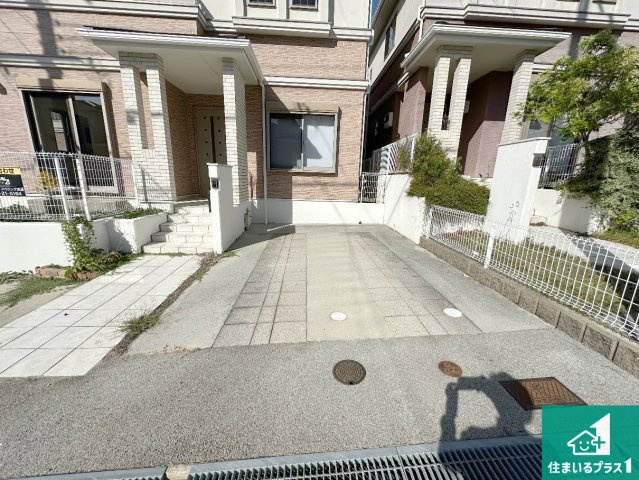 神戸市北区小倉台　中古一戸建ての駐車場|駐車スペース！散水栓があるので、こまめに愛車を洗えます！