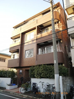 【外観】 | 穏やかな風と陽光を導き、プライバシーに配慮された設計プランを採用し、居住性を一段と心地よいものにしています。