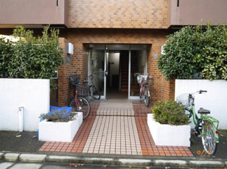 【エントランス】 | 清廉とされたエントランスになっています。