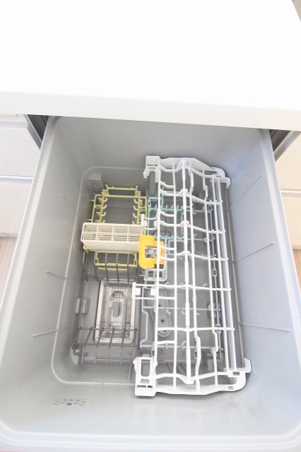 小山市城西　2期　3号棟のキッチン|ビルトイン食洗機付きで後片付けもラクラク！家事の時短になり、忙しい毎日をしっかりサポートします。