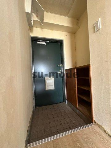 白井マンションの玄関