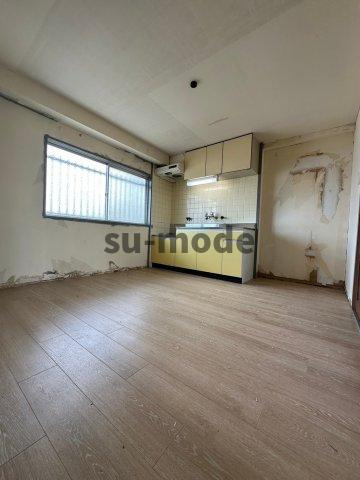 白井マンションの居間・リビング