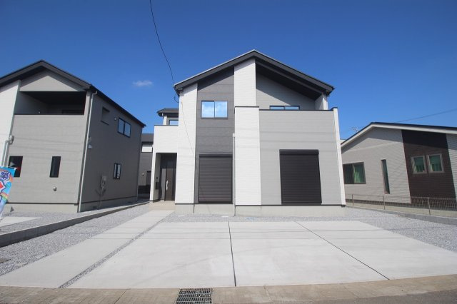 小山市城西　2期　3号棟の駐車場|3台並列駐車可能です！