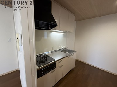 2口コンロで機能的なキッチンです。