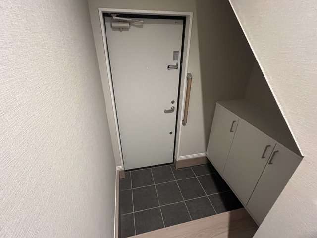 町田市三輪町のテラスの玄関