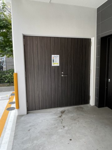 メトローサ南森町のその他共用部分|敷地内ごみ置き場です