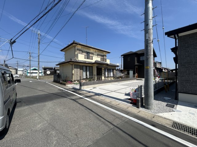 新築　太田市亀岡町　Blooming　Garden　１号棟の前面道路含む現地写真|現地写真　西側接道幅員約6ｍ