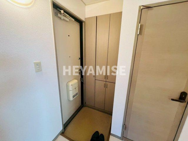 ハイカムールはたぐちBの玄関