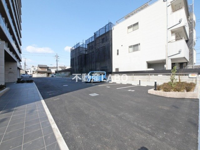 Mv.ms大阪新加美の駐車場