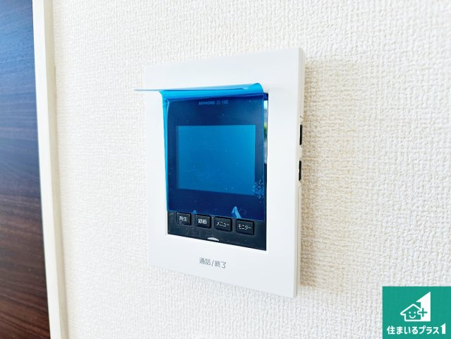 ●桜井市大豆越　第7期　新築一戸建ての防犯設備|カラーモニターインターホン！声だけでなく来訪者の姿や顔がモニターで確認できるので、小さなお子様がいらっしゃるご家庭でも安心できます！