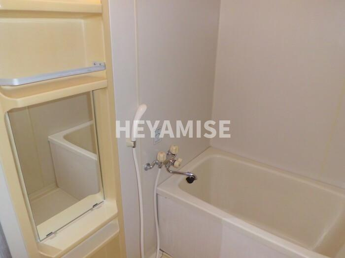 オレンジハウス B棟の浴室