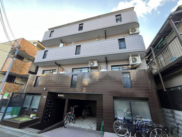 ウイングの外観