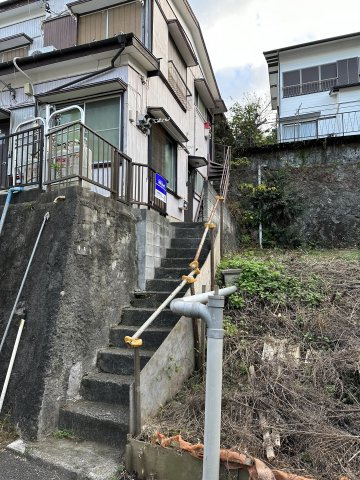 神大寺アパートのエントランス|清潔なエントランスです