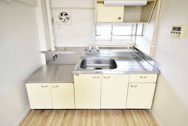 ビレッジハウス公郷3号棟のキッチン|ビレッジハウスの同一物件・同一タイプの間取りの写真です