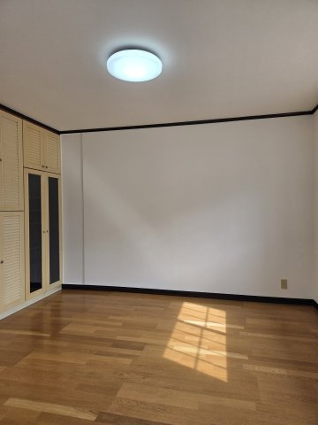 ハピネスハイムの洋室|明るい洋室です