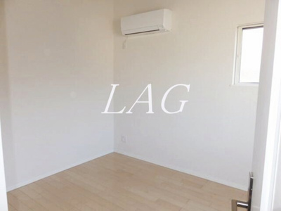 【居間・リビング】 | アザーレ西生田 | 洋室のお部屋です。