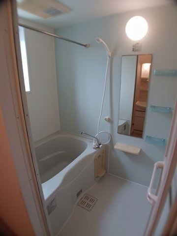 ノーブル郷東Ａの浴室