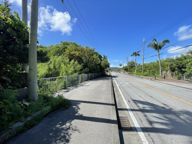 【売地】南城市佐敷仲伊保－１区画の周辺|限定1区画
お気軽にお問合せください♪