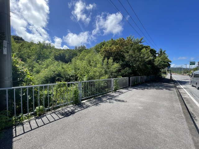 【売地】南城市佐敷仲伊保－１区画の周辺|限定1区画
お気軽にお問合せください♪