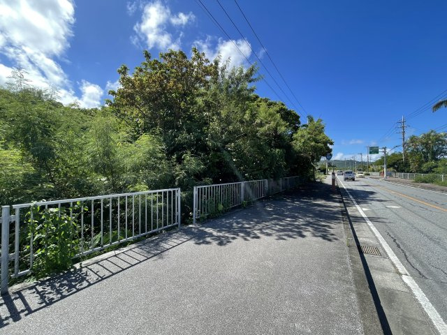 【売地】南城市佐敷仲伊保－１区画の周辺|限定1区画
お気軽にお問合せください♪