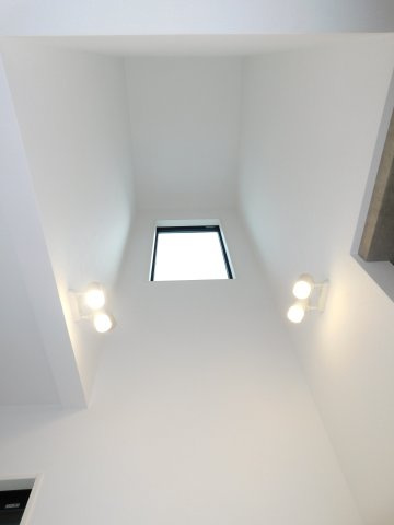 名古屋市瑞穂区萩山町２丁目の新築一戸建の居間・リビング|◇リビング吹抜◇　