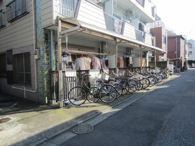 長岡マンションのエントランス