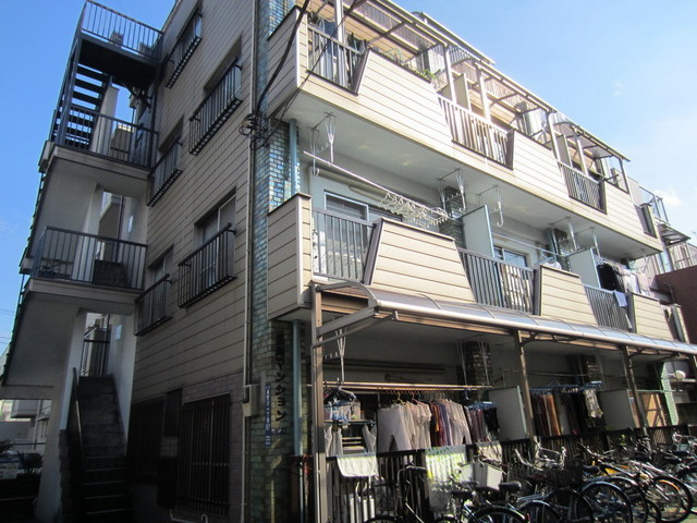 長岡マンションの外観|正午の日当たり良好です。